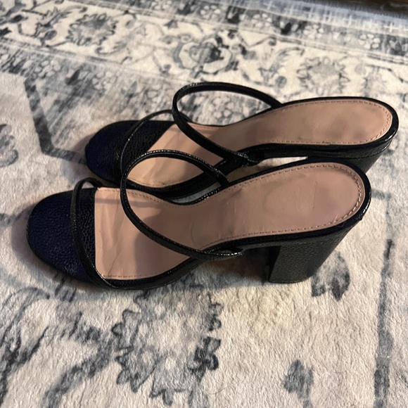 Elegant Black Women's Heels - Picture 2 of 3